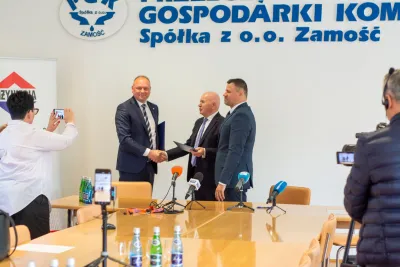 Umowa z Przedsiębiorstwem Gospodarki Komunalnej Spółka z o.o. w Zamościu, ul. Krucza 10, 22-400 Zamość, na wykonanie zadania pod nazwą: „Rozbudowa i modernizacja oczyszczalni ścieków w Zamościu” w ramach Projektu pn. „Modernizacja gospodarki wodno – ściekowej w aglomeracji Zamość”